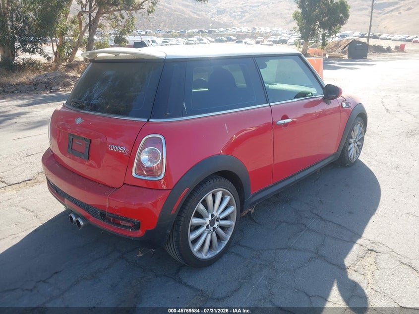 2011 Mini Cooper VIN WMWSV3C55BTY10774 IAAI salvage auction — NORMAL WEAR, Clear - Dealer Only (California), sold $575 on 2026-08-11 (photo 4)