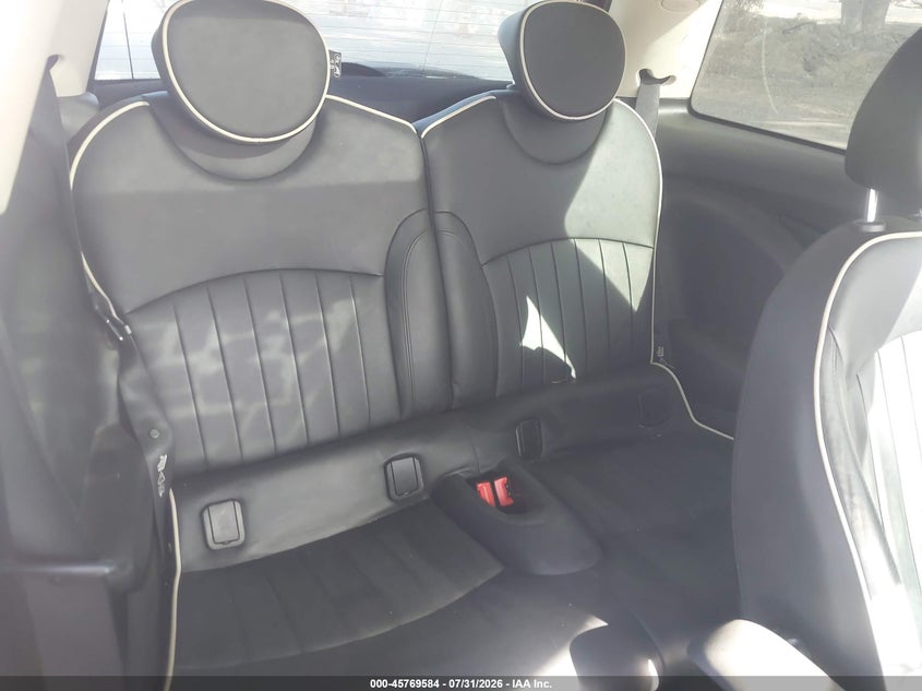 2011 Mini Cooper VIN WMWSV3C55BTY10774 IAAI salvage auction — NORMAL WEAR, Clear - Dealer Only (California), sold $575 on 2026-08-11 (photo 8)