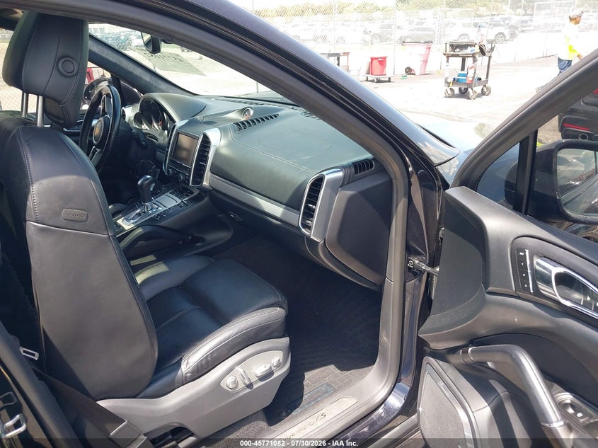 2016 Porsche Cayenne VIN WP1AD2A27GLA72731 IAAI salvage auction — RIGHT SIDE, Wait Title, sold $7,200 on 2026-09-17 (photo 5)