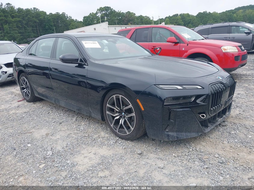 2026 BMW 7er VIN WBA33EH08TCX49909 — IAAI salvage auction photo