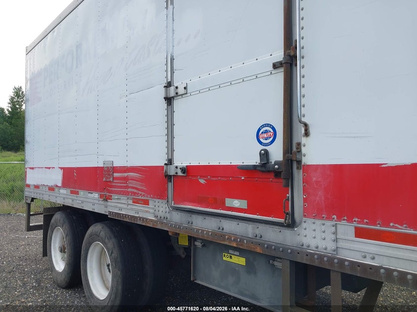 2015 Utility trailer mfg Unknown VIN 1UYVS2362FM393403 IAAI salvage auction — SIDE, Wait Title, sold $1,600 on 2026-09-30 (photo 6)