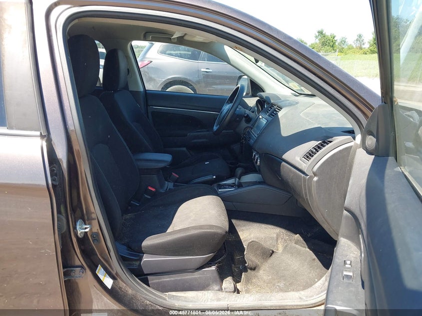 2020 Mitsubishi Outlander VIN JA4AR3AU2LU002384 IAAI salvage auction — FRONT END, Salvage Title, sold $2,500 on 2026-08-29 (photo 5)