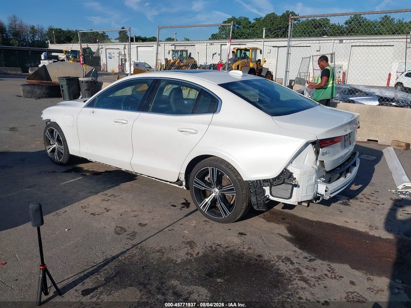 2022 Volvo S60 VIN 7JRH60FL9NG193140 IAAI salvage auction — FRONT & REAR, Salvage Title, sold $8,900 on 2026-08-16 (photo 3)