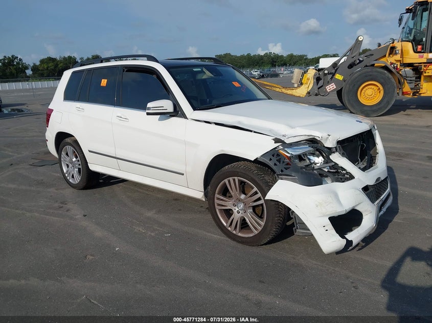 2015 Mercedes-benz Glk-klasse VIN WDCGG5HB9FG439494 IAAI salvage auction — BIO HAZARD, Salvage Title, sold $3,775 on 2026-08-17 (photo 1)