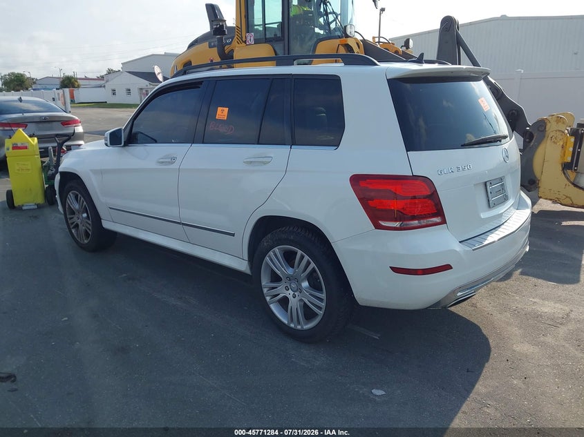 2015 Mercedes-benz Glk-klasse VIN WDCGG5HB9FG439494 IAAI salvage auction — BIO HAZARD, Salvage Title, sold $3,775 on 2026-08-17 (photo 3)