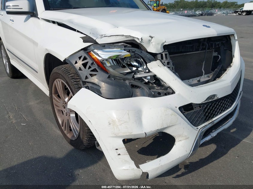2015 Mercedes-benz Glk-klasse VIN WDCGG5HB9FG439494 IAAI salvage auction — BIO HAZARD, Salvage Title, sold $3,775 on 2026-08-17 (photo 6)