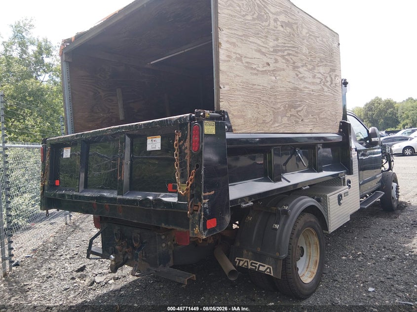 2020 Ford F550 VIN 1FDUF5HT5LDA03853 IAAI salvage auction — FRONT END, Salvage (Connecticut), sold $13,075 on 2026-08-20 (photo 4)