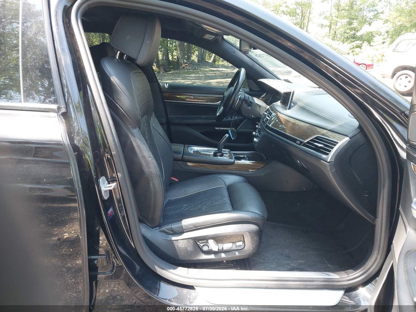 2018 BMW 7er VIN WBA7F2C58JG423866 IAAI salvage auction — LEFT FRONT, Clear (Virginia), sold $4,300 on 2026-08-04 (photo 5)
