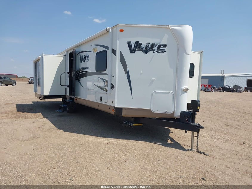 2016 Flagstaff V-lite 35' bumper pull VIN 4X4TFLF24G1869530 IAAI salvage auction — FRAME DAMAGE, Original (Texas), sold $5,600 on 2026-09-21 (photo 1)