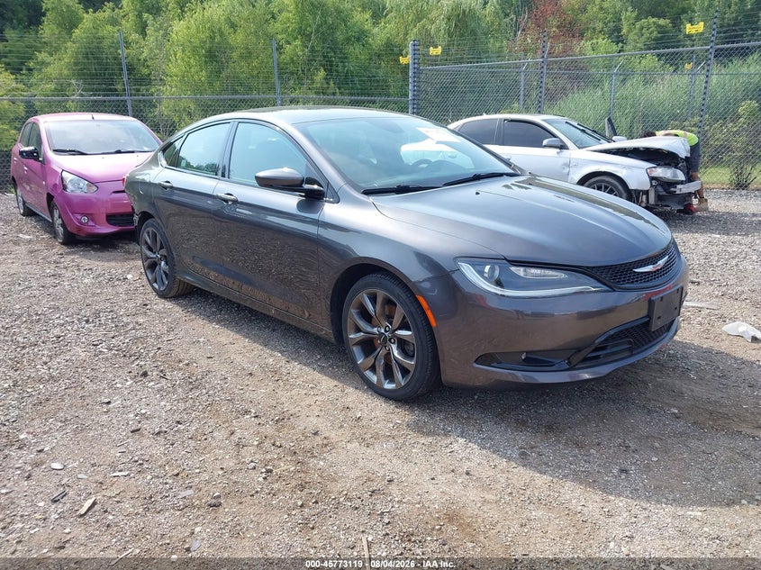 2015 Chrysler 200 VIN 1C3CCCBB6FN614328 IAAI salvage auction — REAR END, Salvage Title, sold $625 on 2026-08-30 (photo 1)
