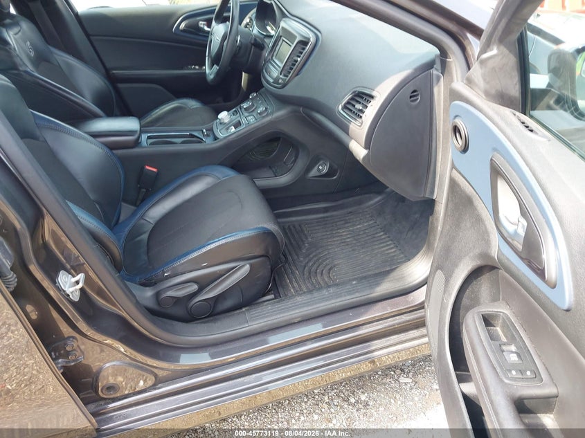 2015 Chrysler 200 VIN 1C3CCCBB6FN614328 IAAI salvage auction — REAR END, Salvage Title, sold $625 on 2026-08-30 (photo 5)