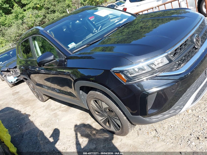 2024 Volkswagen Taos VIN 3VVUX7B23RM118169 — IAAI salvage auction photo