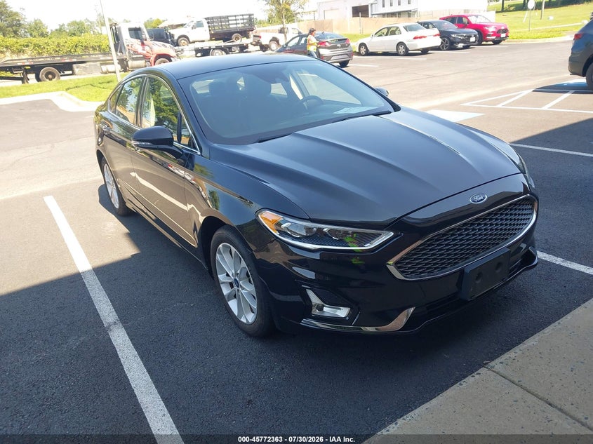 2019 Ford Fusion VIN 3FA6P0SU0KR149541 — IAAI salvage auction photo