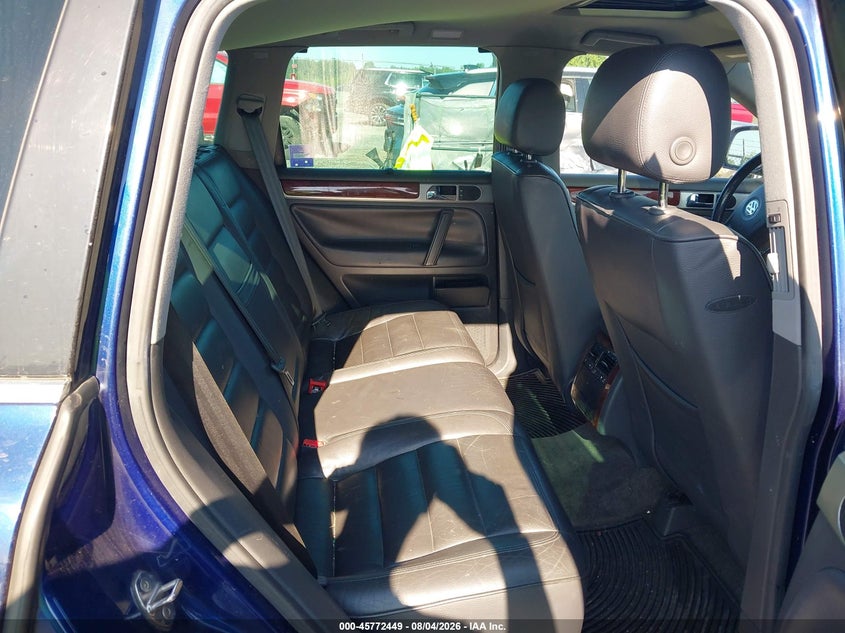 2004 Volkswagen Touareg VIN WVGCM67L64D013611 IAAI salvage auction — NORMAL WEAR, Clear (New York), sold $550 on 2026-08-06 (photo 8)