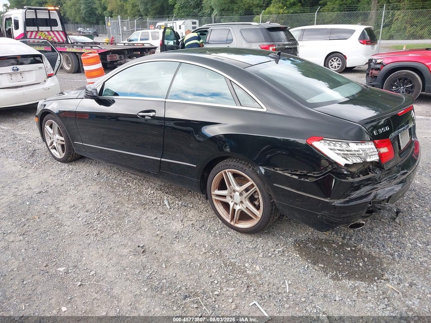 2013 Mercedes-benz E-klasse VIN WDDKJ8JB2DF214677 IAAI salvage auction — REAR END, Wait Title, sold $4,300 on 2026-08-30 (photo 3)