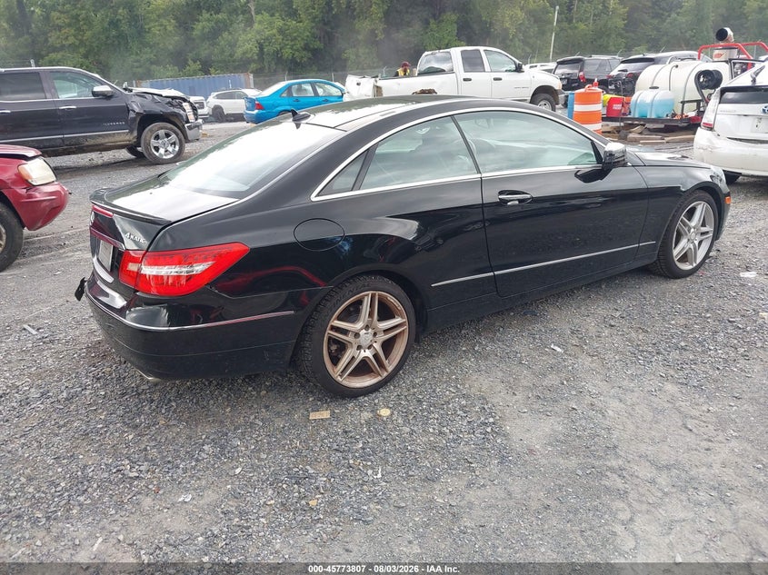 2013 Mercedes-benz E-klasse VIN WDDKJ8JB2DF214677 IAAI salvage auction — REAR END, Wait Title, sold $4,300 on 2026-08-30 (photo 4)