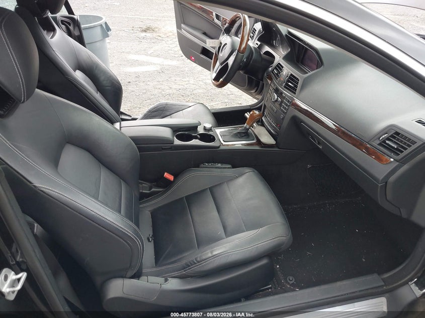 2013 Mercedes-benz E-klasse VIN WDDKJ8JB2DF214677 IAAI salvage auction — REAR END, Wait Title, sold $4,300 on 2026-08-30 (photo 5)