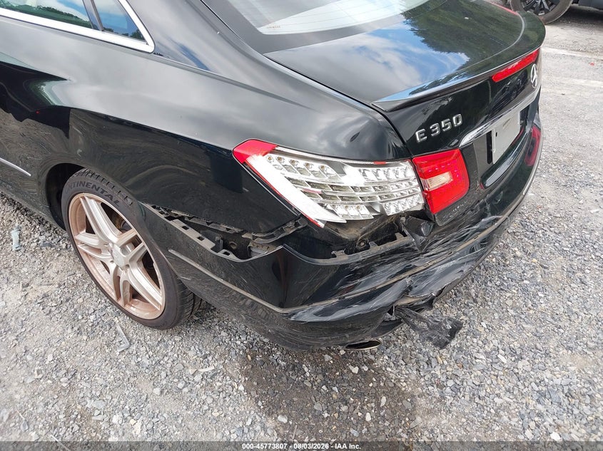 2013 Mercedes-benz E-klasse VIN WDDKJ8JB2DF214677 IAAI salvage auction — REAR END, Wait Title, sold $4,300 on 2026-08-30 (photo 6)