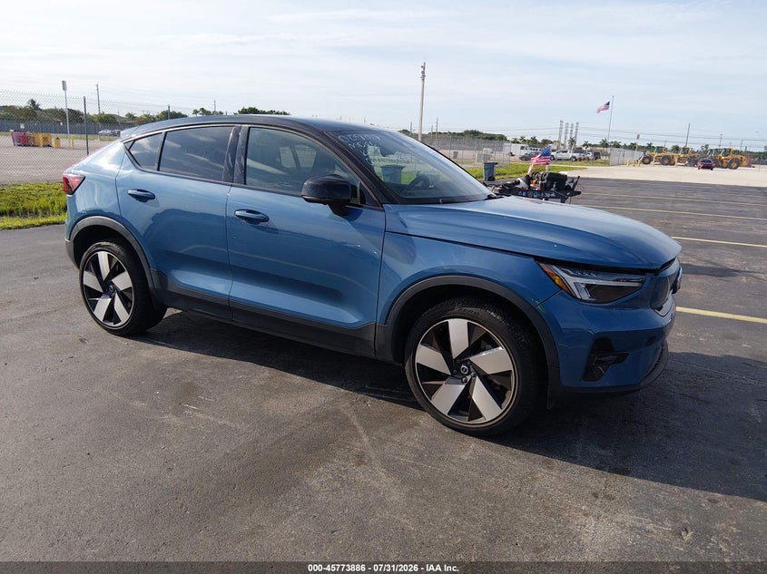 2022 Volvo C40 VIN YV4ED3GB4N2009019 — IAAI salvage auction photo