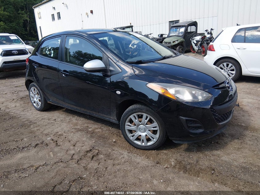 2013 Mazda 2 VIN JM1DE1KZ0D0165685 IAAI salvage auction — FRONT END, Salvage Title, sold $725 on 2026-08-21 (photo 1)
