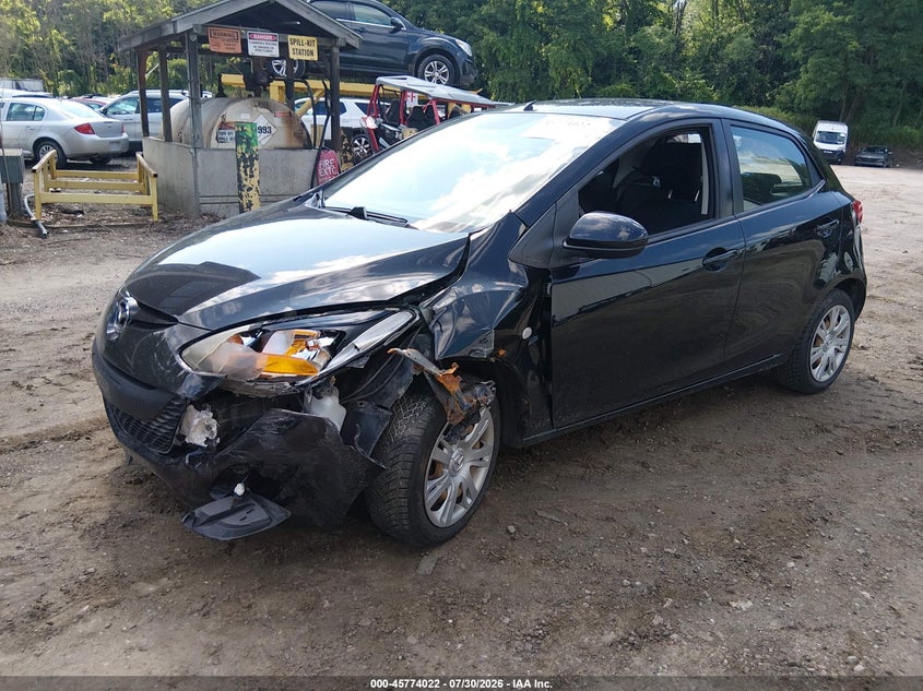 2013 Mazda 2 VIN JM1DE1KZ0D0165685 IAAI salvage auction — FRONT END, Salvage Title, sold $725 on 2026-08-21 (photo 2)