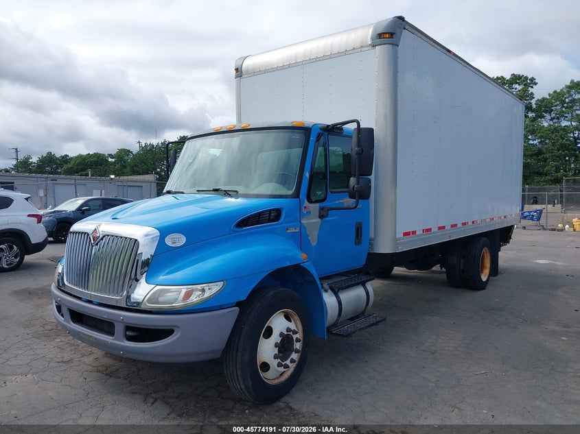 2013 International 4000 series VIN 1HTJTSKM3DH352121 IAAI salvage auction — LEFT & RIGHT, Sf97 (New York), sold $7,100 on 2026-08-20 (photo 2)