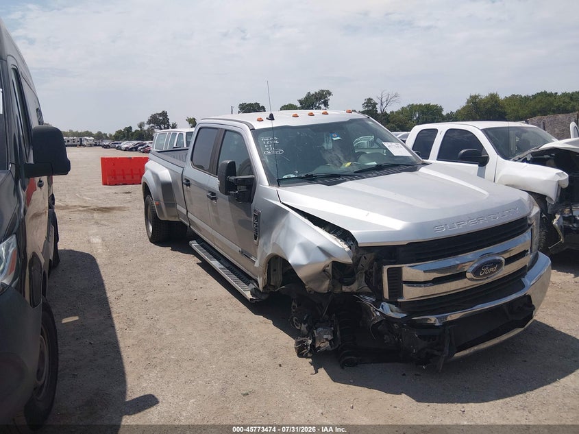 2019 Ford F350 VIN 1FT8W3DT3KEG20337 IAAI salvage auction — RIGHT FRONT, Wait Title, sold $11,750 on 2026-09-30 (photo 1)