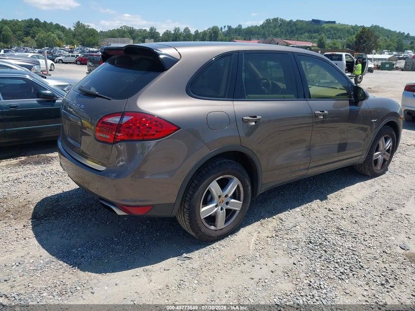 2014 Porsche Cayenne VIN WP1AF2A27ELA32088 IAAI salvage auction — NORMAL WEAR, Clear (North Carolina), sold $3,250 on 2026-08-07 (photo 4)
