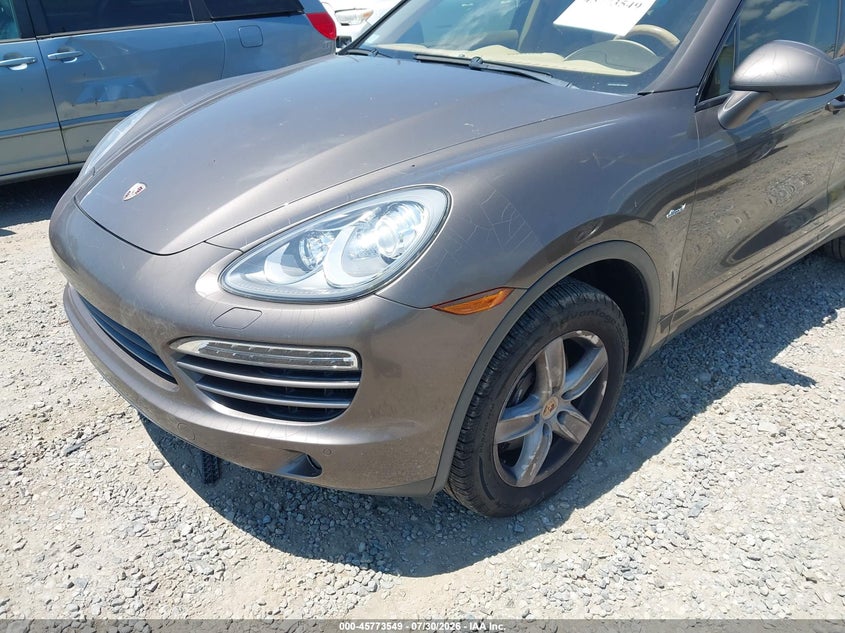 2014 Porsche Cayenne VIN WP1AF2A27ELA32088 IAAI salvage auction — NORMAL WEAR, Clear (North Carolina), sold $3,250 on 2026-08-07 (photo 6)