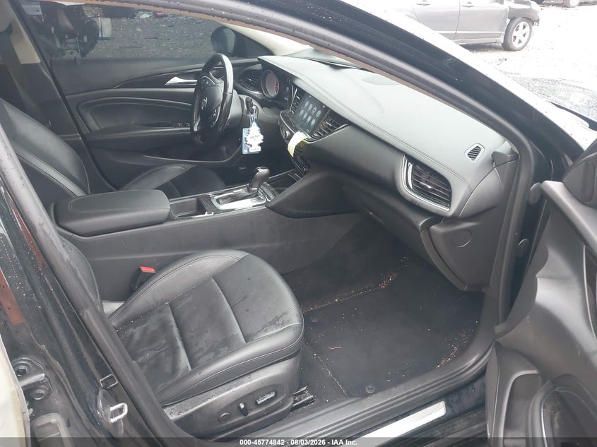 2018 Buick Regal VIN W04GV8SXXJ1064626 IAAI salvage auction — RIGHT SIDE, Salvage (Pennsylvania), sold $3,100 on 2026-08-23 (photo 5)