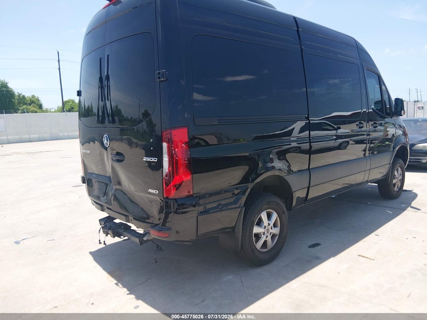 2024 Mercedes-benz Sprinter VIN W1Z4NFVY2RP704488 IAAI salvage auction — FRONT & REAR, Salvage Title, sold $0 on 2026-10-10 (photo 4)