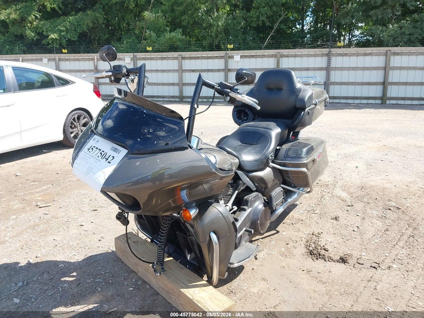 2018 Harley-davidson Road glide VIN 1HD1KGD16JB667508 IAAI salvage auction — FRONT END, Wait Title, sold $2,400 on 2026-09-26 (photo 2)