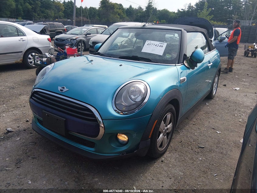 2018 Mini Convertible VIN WMWWG5C53J3D00903 IAAI salvage auction — SIDE, Salvage (Massachusetts), sold $2,000 on 2026-08-27 (photo 2)
