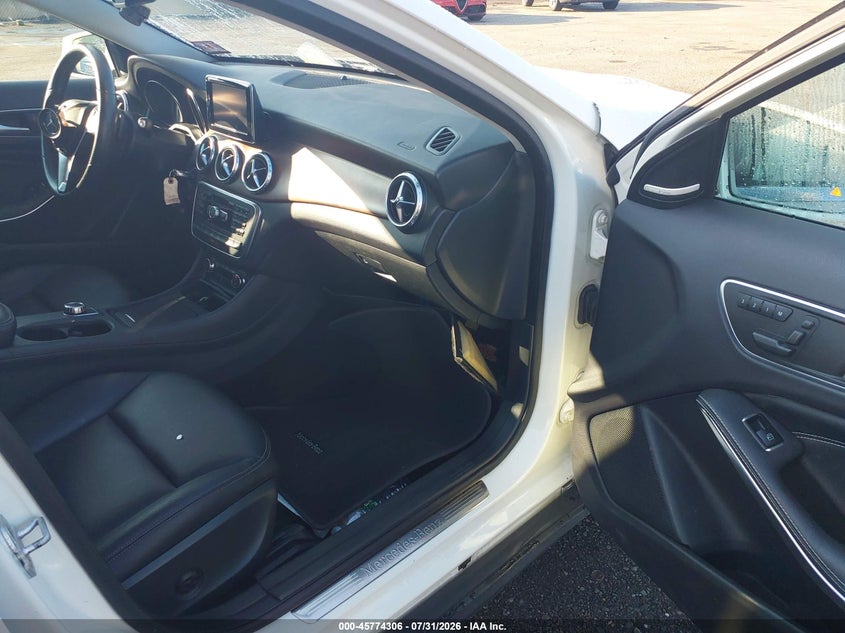 2015 Mercedes-benz Gla-klasse VIN WDCTG4GBXFJ152226 IAAI salvage auction — FRONT END, Clear (New Jersey), sold $1,700 on 2026-08-03 (photo 5)