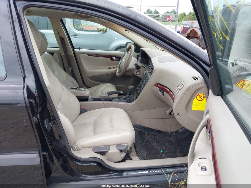 2004 Volvo V70 VIN YV1SW61T742406493 IAAI salvage auction — NORMAL WEAR, Clear (Pennsylvania), sold $450 on 2026-08-13 (photo 5)