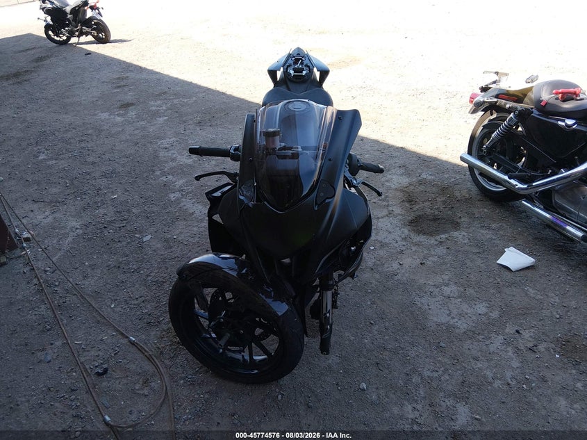 2025 Yamaha Yzf VIN JYARM38Y2SA003577 IAAI salvage auction — FRONT END, Salvage (California), sold $1,475 on 2026-08-17 (photo 5)