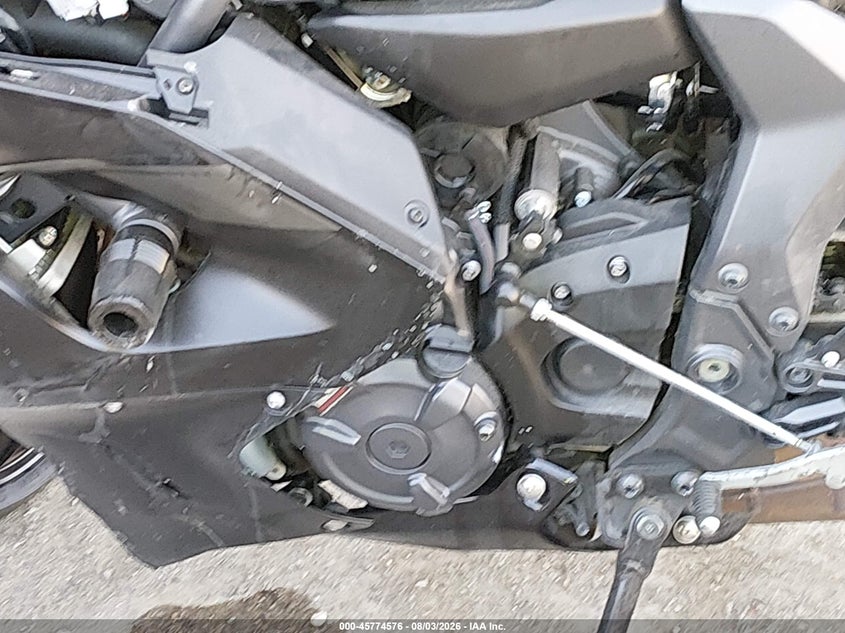 2025 Yamaha Yzf VIN JYARM38Y2SA003577 IAAI salvage auction — FRONT END, Salvage (California), sold $1,475 on 2026-08-17 (photo 9)