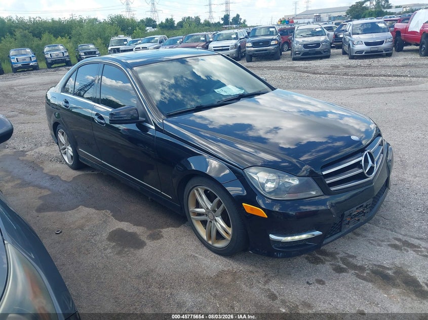 2014 Mercedes-benz C-klasse VIN WDDGF8AB1EG221171 IAAI salvage auction — NORMAL WEAR, Clear (Illinois), sold $1,600 on 2026-08-17 (photo 1)