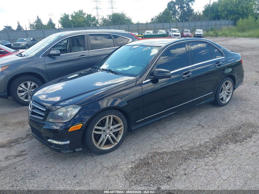 2014 Mercedes-benz C-klasse VIN WDDGF8AB1EG221171 IAAI salvage auction — NORMAL WEAR, Clear (Illinois), sold $1,600 on 2026-08-17 (photo 2)