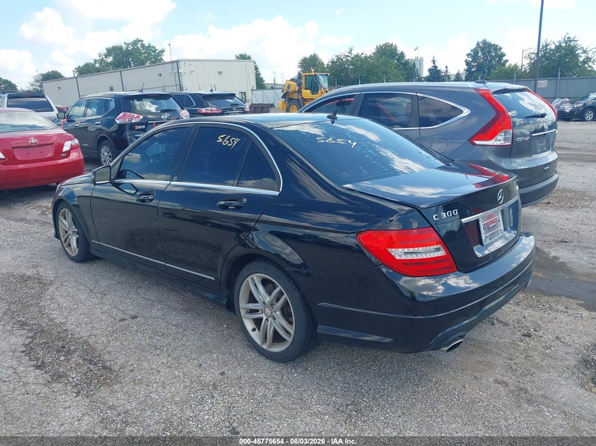 2014 Mercedes-benz C-klasse VIN WDDGF8AB1EG221171 IAAI salvage auction — NORMAL WEAR, Clear (Illinois), sold $1,600 on 2026-08-17 (photo 3)
