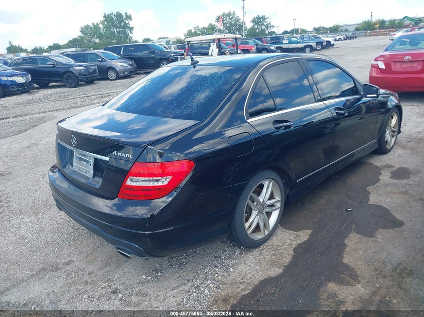 2014 Mercedes-benz C-klasse VIN WDDGF8AB1EG221171 IAAI salvage auction — NORMAL WEAR, Clear (Illinois), sold $1,600 on 2026-08-17 (photo 4)
