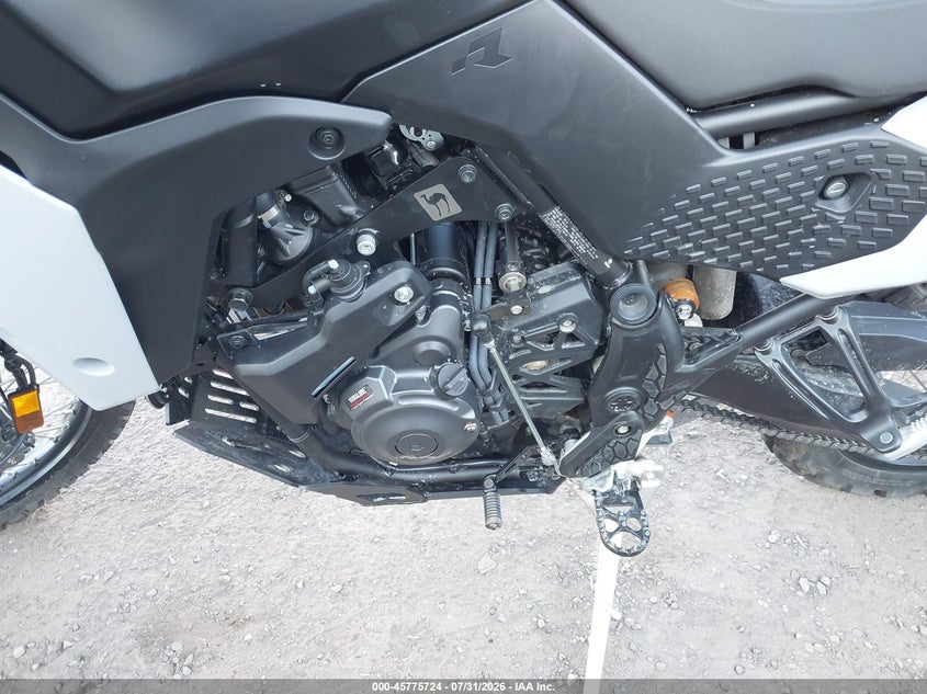 2026 Yamaha VIN JYADM17E8TA004417 IAAI salvage auction — SIDE, Bill Of Sale (Washington), sold $7,300 on 2026-08-25 (photo 9)