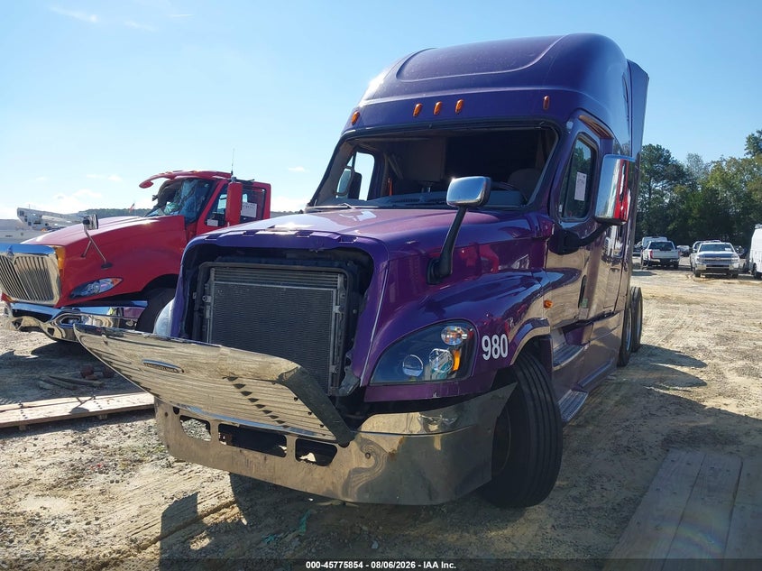 2017 Freightliner Cascadia 125 VIN 3AKJGLDR6HSHS6403 IAAI salvage auction — SIDE, Salvage (North Carolina), sold $1,750 on 2026-09-09 (photo 2)