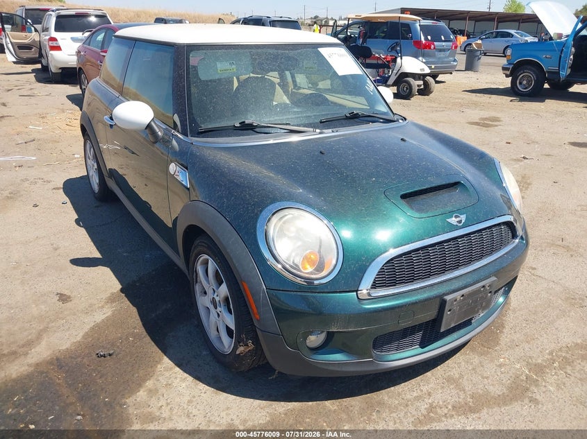 2010 Mini Cooper VIN WMWMF7C54ATZ71421 IAAI salvage auction — NORMAL WEAR, Clear - Dealer Only (California), sold $300 on 2026-08-12 (photo 1)