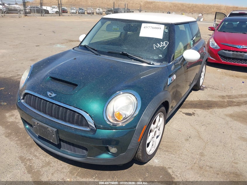 2010 Mini Cooper VIN WMWMF7C54ATZ71421 IAAI salvage auction — NORMAL WEAR, Clear - Dealer Only (California), sold $300 on 2026-08-12 (photo 2)