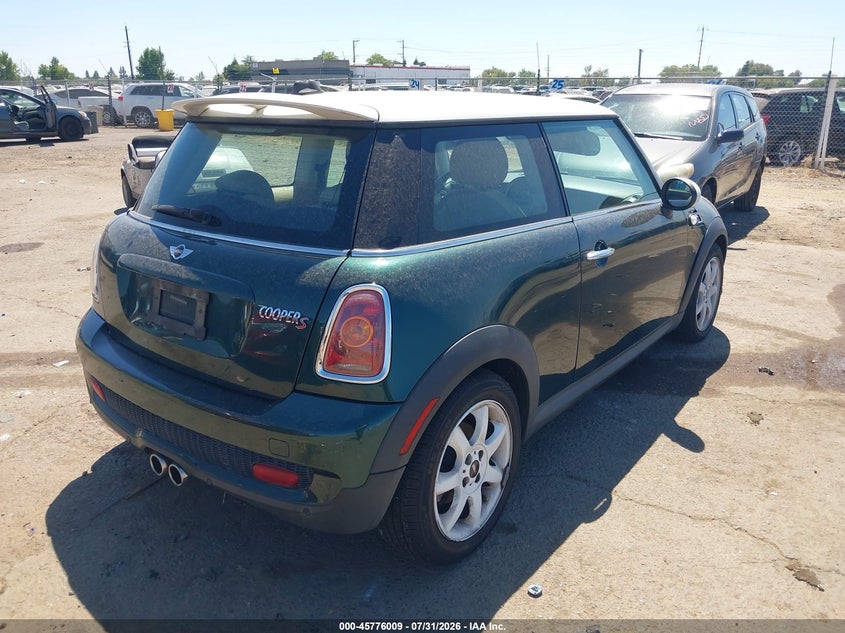 2010 Mini Cooper VIN WMWMF7C54ATZ71421 IAAI salvage auction — NORMAL WEAR, Clear - Dealer Only (California), sold $300 on 2026-08-12 (photo 4)