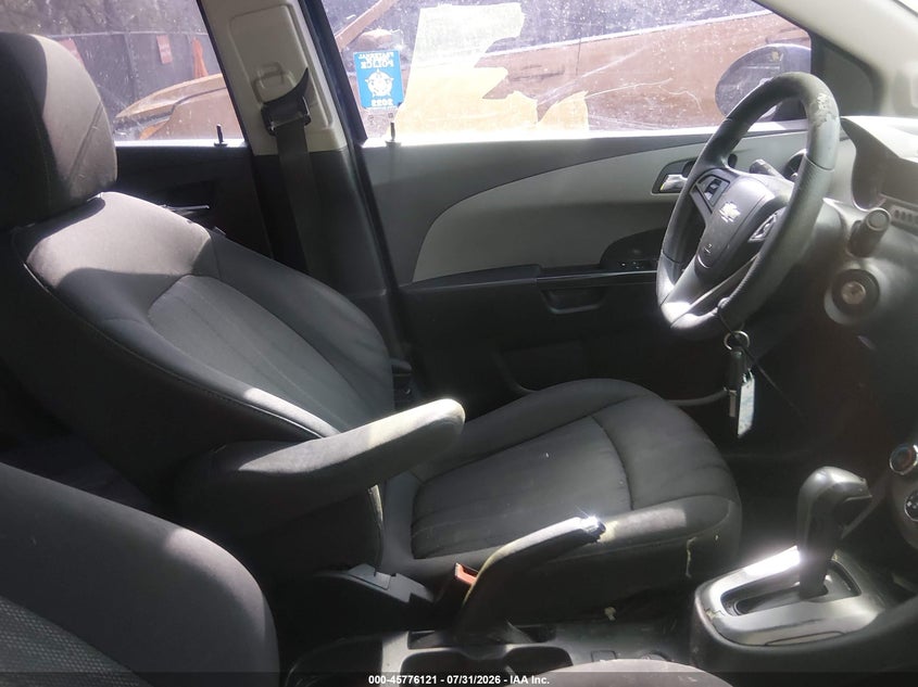 2013 Chevrolet SONIC VIN 1G1JC5SG8D4238186 IAAI salvage auction — RIGHT SIDE, Salvage Title, sold $525 on 2026-10-05 (photo 5)