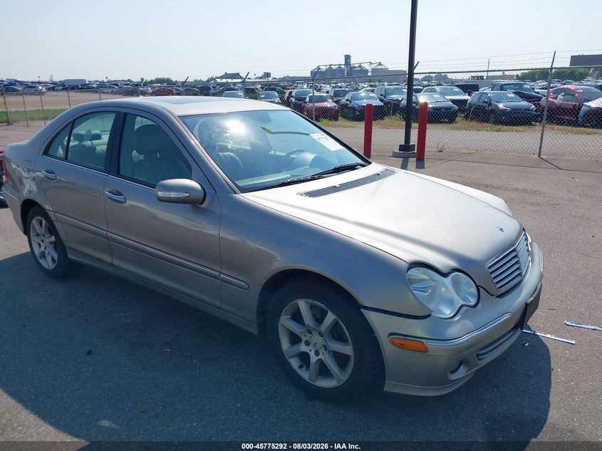 2007 Mercedes-benz C-klasse VIN WDBRF92J57F906974 IAAI salvage auction — FRONT END, Parts Only Bos (Minnesota), sold $75 on 2026-08-17 (photo 1)