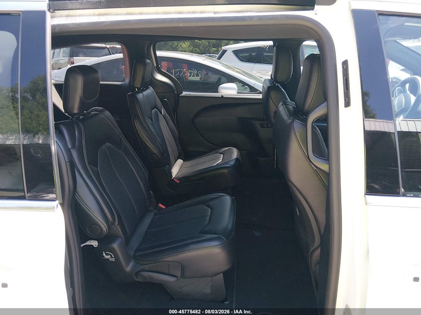 2025 Chrysler Pacifica VIN 2C4RC1BG1SR531215 IAAI salvage auction — RIGHT REAR, Salvage Title, sold $16,000 on 2026-08-19 (photo 8)