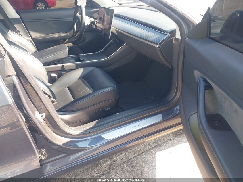 2019 Tesla Model 3 VIN 5YJ3E1EB9KF438423 IAAI salvage auction — REPOSSESSION, Wait Title, sold $14,050 on 2026-08-24 (photo 5)